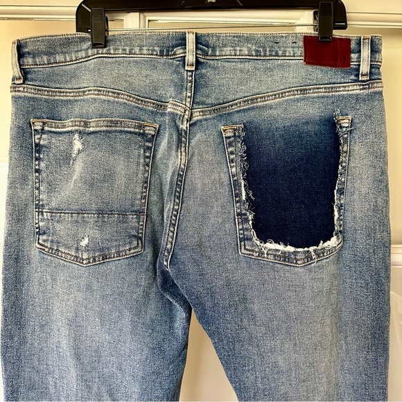 7 For All Mankind Men’s Blue Relaxed Jeans with Distressed Details Size 36 - Picture 3 of 16